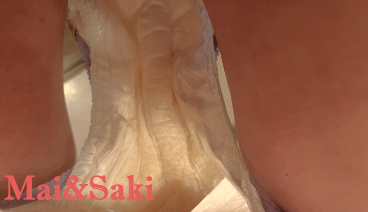 【レズビアン妻・小学生編3】ナプキンの付いたお母さんの生理用パンティを穿いて… | 女装夫とレズビアン妻とミストレス娘