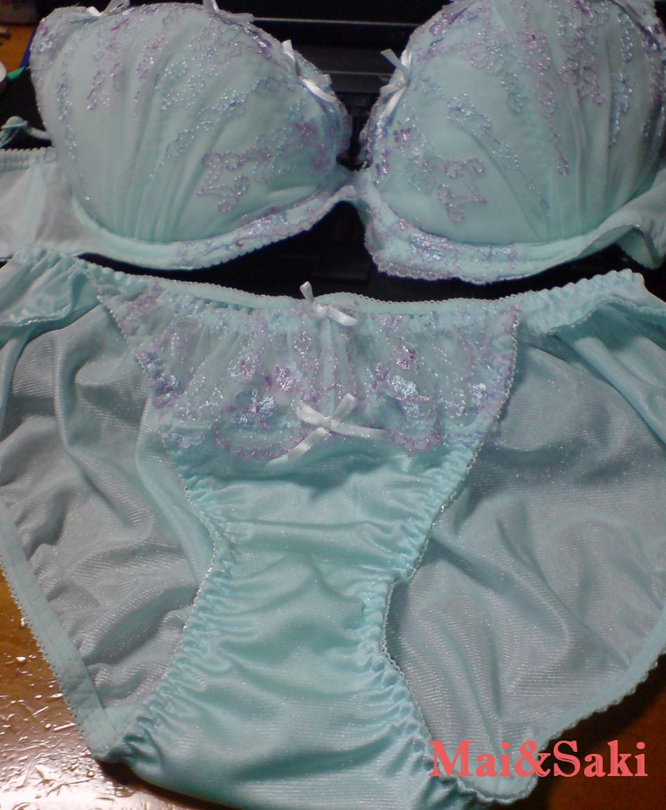 【レズビアン妻・小学生編7】千織ちゃんのブラジャー＆パンティ | 女装夫とレズビアン妻とミストレス娘